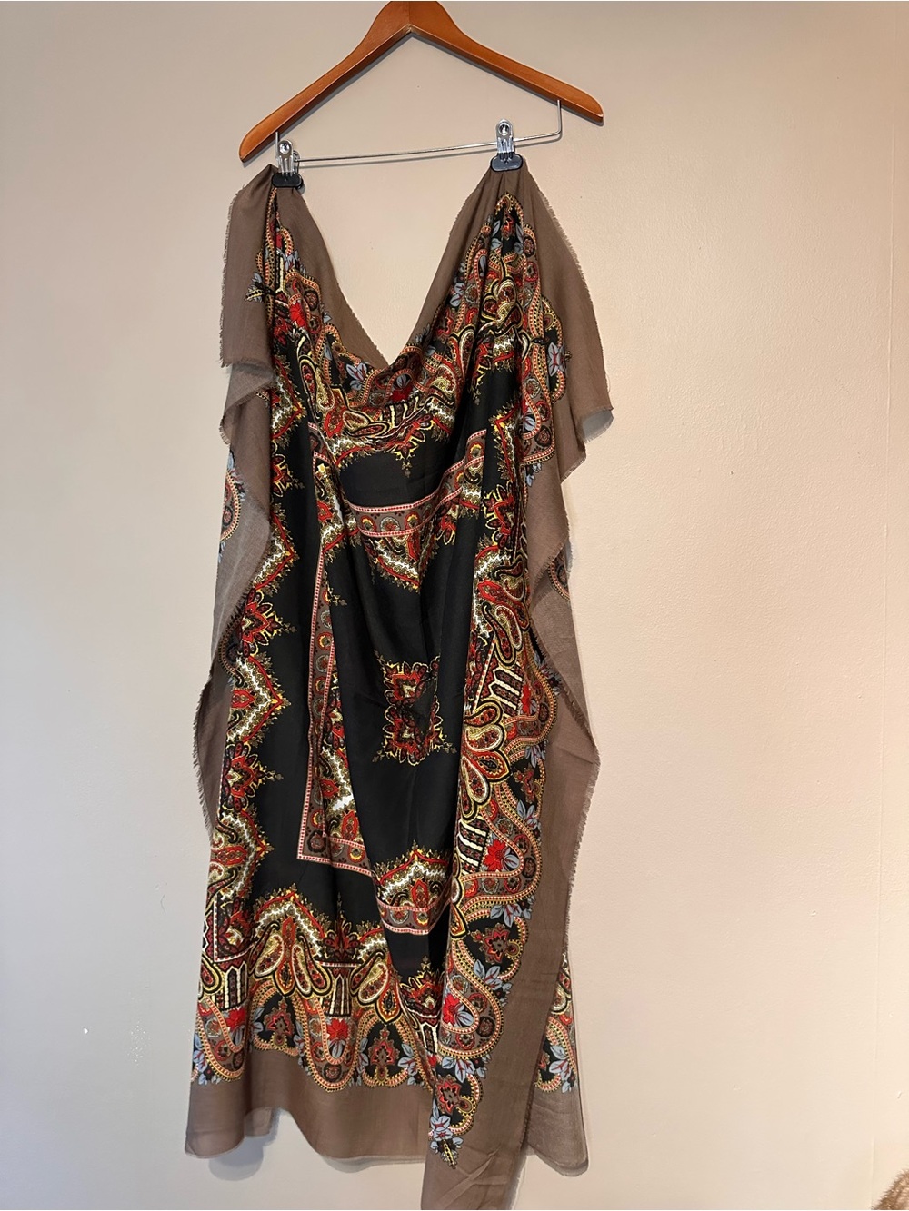 Little Edie vintage 100% acrylic paisley fall colors scarf - Picture 3 of 9